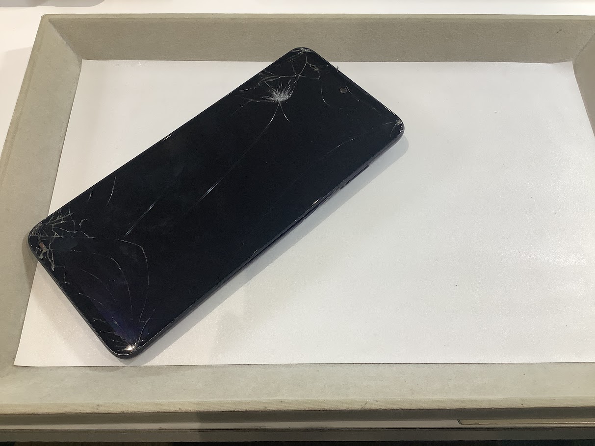 Motorola edge20のバッテリー交換ならデータをそのまま・最短即日修理のスマホ修理工房二俣川店へ